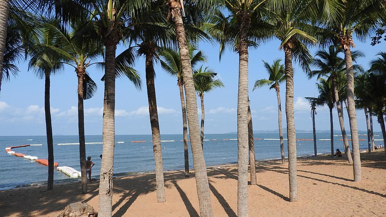 Luxurious Apartment On Jomtien Beach Road Exterior photo